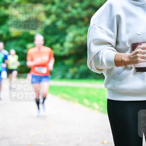 12.10.2025 - Bramfelder Halbmarathon 2025 Dr. Thomas Lammeyer http://msf.ph/oto/9353864 12.10.2025 10:48:27 Laufen 047 meine-sportfotos.de