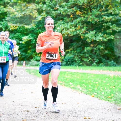 12.10.2025 - Bramfelder Halbmarathon 2025 Dr. Thomas Lammeyer http://msf.ph/oto/9353868 12.10.2025 10:48:28 Laufen 2145, 2001 meine-sportfotos.de