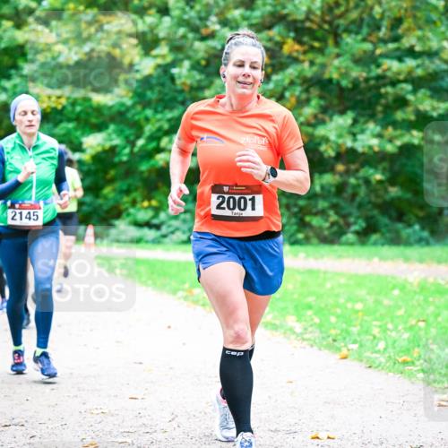 12.10.2025 - Bramfelder Halbmarathon 2025 Dr. Thomas Lammeyer http://msf.ph/oto/9353871 12.10.2025 10:48:28 Laufen 2145, 2001 meine-sportfotos.de