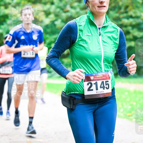 12.10.2025 - Bramfelder Halbmarathon 2025 Dr. Thomas Lammeyer http://msf.ph/oto/9353881 12.10.2025 10:48:30 Laufen 2513, 34, 2145 meine-sportfotos.de