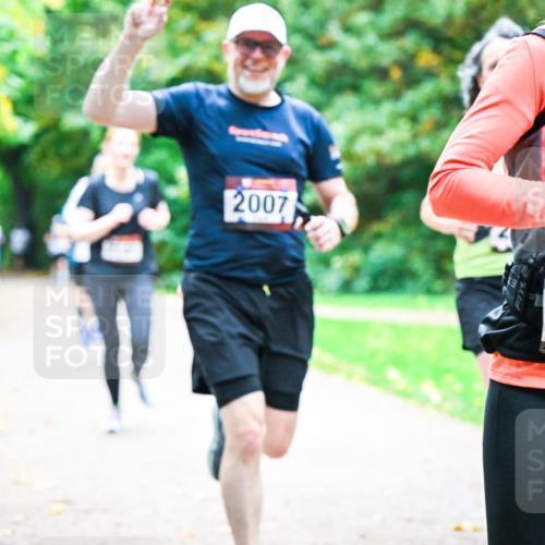 12.10.2025 - Bramfelder Halbmarathon 2025 Dr. Thomas Lammeyer http://msf.ph/oto/9353891 12.10.2025 10:48:32 Laufen 2007, 2015 meine-sportfotos.de