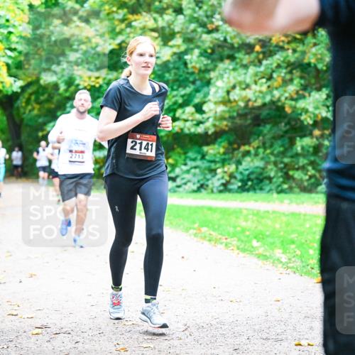 12.10.2025 - Bramfelder Halbmarathon 2025 Dr. Thomas Lammeyer http://msf.ph/oto/9353895 12.10.2025 10:48:33 Laufen 2141, 2 meine-sportfotos.de