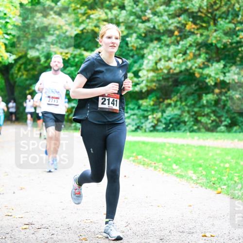 12.10.2025 - Bramfelder Halbmarathon 2025 Dr. Thomas Lammeyer http://msf.ph/oto/9353896 12.10.2025 10:48:33 Laufen 2713, 2141 meine-sportfotos.de