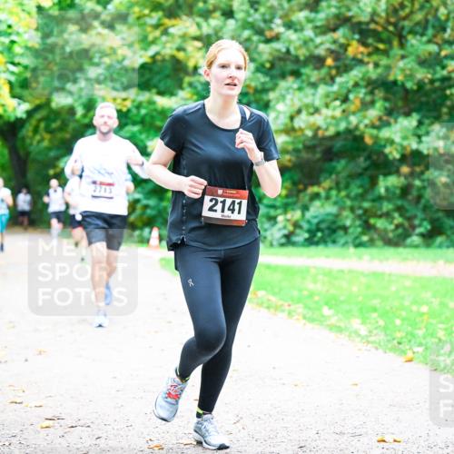 12.10.2025 - Bramfelder Halbmarathon 2025 Dr. Thomas Lammeyer http://msf.ph/oto/9353897 12.10.2025 10:48:33 Laufen 2141 meine-sportfotos.de