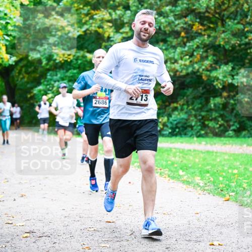 12.10.2025 - Bramfelder Halbmarathon 2025 Dr. Thomas Lammeyer http://msf.ph/oto/9353905 12.10.2025 10:48:35 Laufen 2, 13, 2686 meine-sportfotos.de