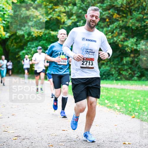 12.10.2025 - Bramfelder Halbmarathon 2025 Dr. Thomas Lammeyer http://msf.ph/oto/9353906 12.10.2025 10:48:35 Laufen 686, 2713 meine-sportfotos.de
