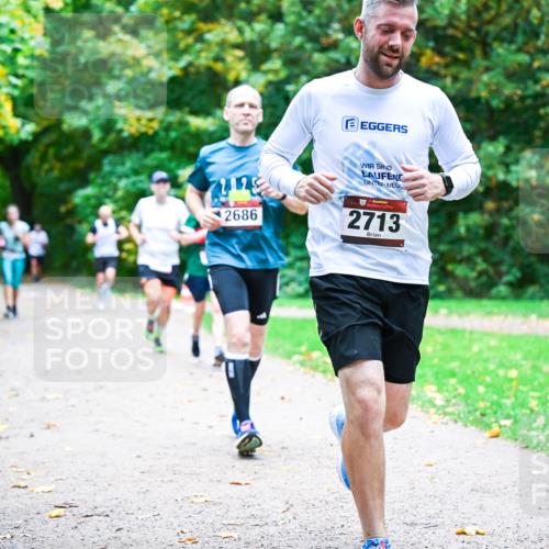 12.10.2025 - Bramfelder Halbmarathon 2025 Dr. Thomas Lammeyer http://msf.ph/oto/9353908 12.10.2025 10:48:35 Laufen 2686, 2713 meine-sportfotos.de