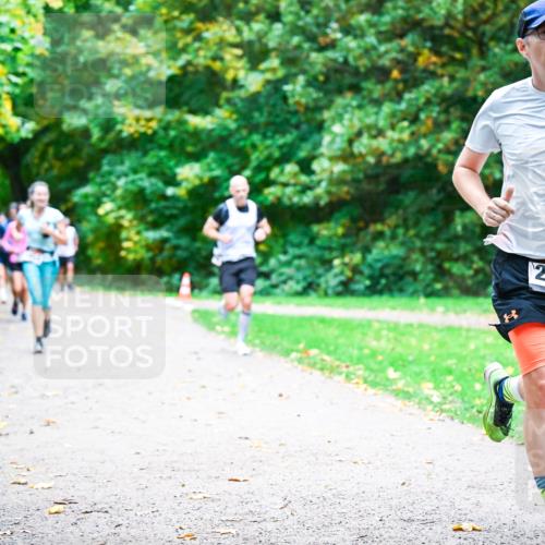 12.10.2025 - Bramfelder Halbmarathon 2025 Dr. Thomas Lammeyer http://msf.ph/oto/9353925 12.10.2025 10:48:38 Laufen 2309 meine-sportfotos.de