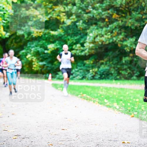 12.10.2025 - Bramfelder Halbmarathon 2025 Dr. Thomas Lammeyer http://msf.ph/oto/9353926 12.10.2025 10:48:38 Laufen 2605 meine-sportfotos.de