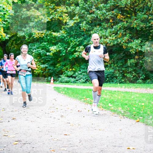 12.10.2025 - Bramfelder Halbmarathon 2025 Dr. Thomas Lammeyer http://msf.ph/oto/9353931 12.10.2025 10:48:40 Laufen 2925, 2453 meine-sportfotos.de