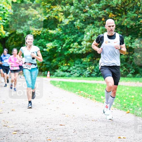 12.10.2025 - Bramfelder Halbmarathon 2025 Dr. Thomas Lammeyer http://msf.ph/oto/9353935 12.10.2025 10:48:40 Laufen 2453 meine-sportfotos.de