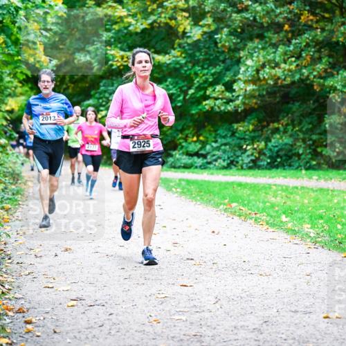 12.10.2025 - Bramfelder Halbmarathon 2025 Dr. Thomas Lammeyer http://msf.ph/oto/9353952 12.10.2025 10:48:43 Laufen 2013, 2177, 2925 meine-sportfotos.de