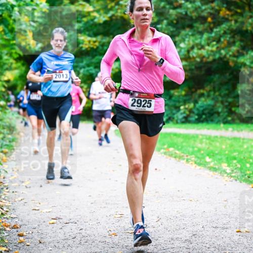 12.10.2025 - Bramfelder Halbmarathon 2025 Dr. Thomas Lammeyer http://msf.ph/oto/9353958 12.10.2025 10:48:44 Laufen 2013, 2925 meine-sportfotos.de