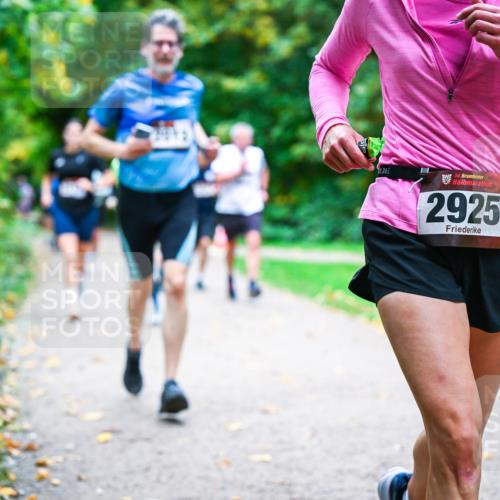 12.10.2025 - Bramfelder Halbmarathon 2025 Dr. Thomas Lammeyer http://msf.ph/oto/9353962 12.10.2025 10:48:45 Laufen 34, 2925 meine-sportfotos.de