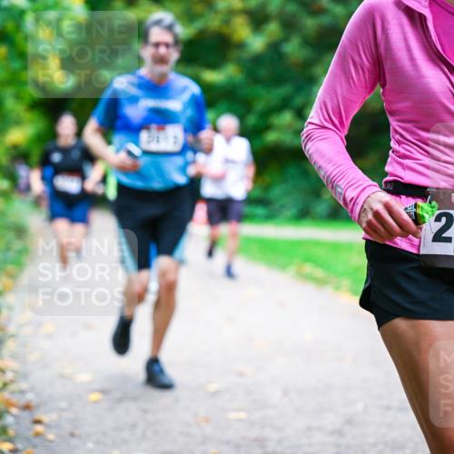 12.10.2025 - Bramfelder Halbmarathon 2025 Dr. Thomas Lammeyer http://msf.ph/oto/9353963 12.10.2025 10:48:45 Laufen 34, 2925 meine-sportfotos.de