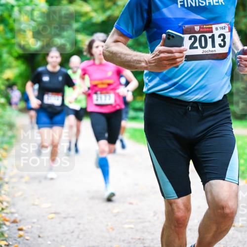 12.10.2025 - Bramfelder Halbmarathon 2025 Dr. Thomas Lammeyer http://msf.ph/oto/9353967 12.10.2025 10:48:46 Laufen 34, 162, 2013 meine-sportfotos.de