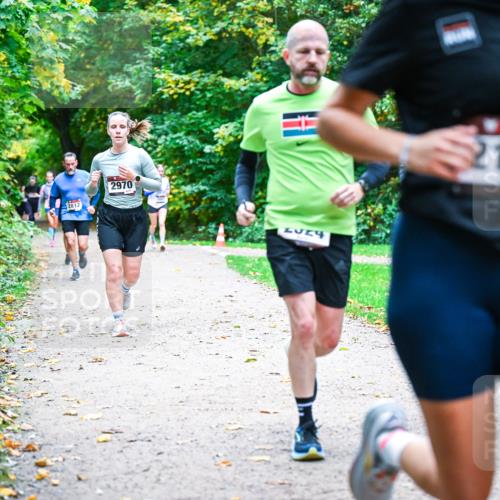 12.10.2025 - Bramfelder Halbmarathon 2025 Dr. Thomas Lammeyer http://msf.ph/oto/9353977 12.10.2025 10:48:49 Laufen 2812, 2970, 2024, 2114 meine-sportfotos.de