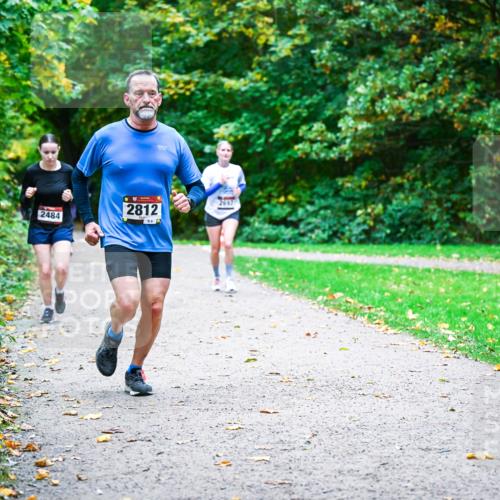12.10.2025 - Bramfelder Halbmarathon 2025 Dr. Thomas Lammeyer http://msf.ph/oto/9354002 12.10.2025 10:48:53 Laufen 2484, 2812, 2697 meine-sportfotos.de