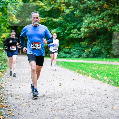 12.10.2025 - Bramfelder Halbmarathon 2025 Dr. Thomas Lammeyer http://msf.ph/oto/9354003 12.10.2025 10:48:53 Laufen 2484, 2812, 89 meine-sportfotos.de