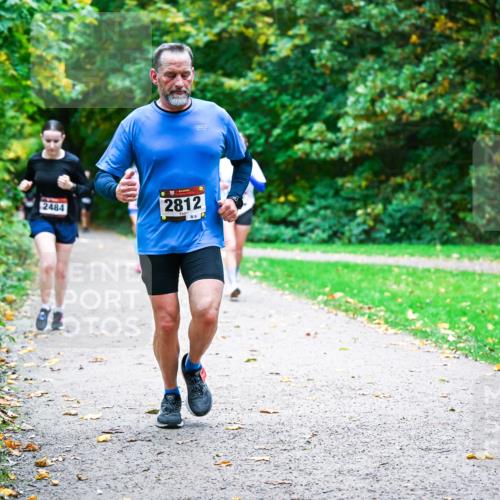 12.10.2025 - Bramfelder Halbmarathon 2025 Dr. Thomas Lammeyer http://msf.ph/oto/9354005 12.10.2025 10:48:53 Laufen 2484, 2812, 9 meine-sportfotos.de