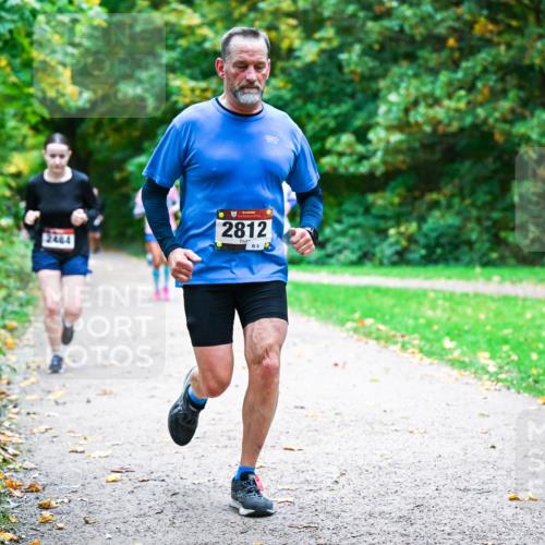 12.10.2025 - Bramfelder Halbmarathon 2025 Dr. Thomas Lammeyer http://msf.ph/oto/9354007 12.10.2025 10:48:53 Laufen 400, 2484, 2812, 9 meine-sportfotos.de