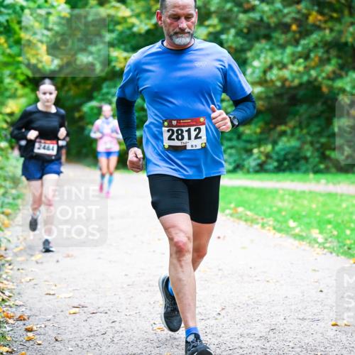 12.10.2025 - Bramfelder Halbmarathon 2025 Dr. Thomas Lammeyer http://msf.ph/oto/9354009 12.10.2025 10:48:54 Laufen 2464, 2812, 9 meine-sportfotos.de