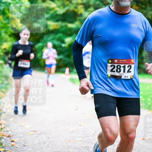 12.10.2025 - Bramfelder Halbmarathon 2025 Dr. Thomas Lammeyer http://msf.ph/oto/9354013 12.10.2025 10:48:54 Laufen 34, 2812, 9 meine-sportfotos.de