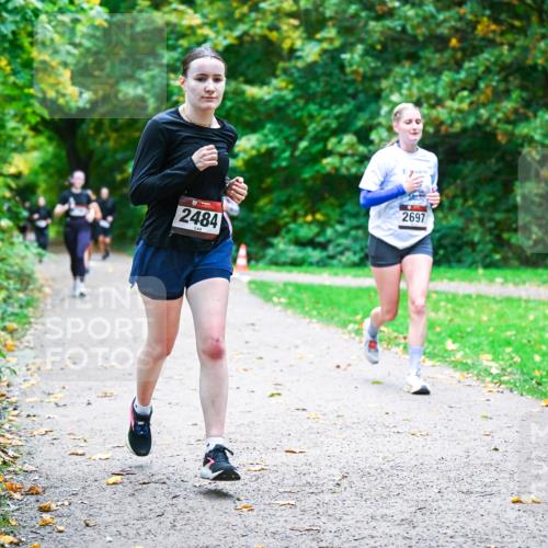 12.10.2025 - Bramfelder Halbmarathon 2025 Dr. Thomas Lammeyer http://msf.ph/oto/9354017 12.10.2025 10:48:55 Laufen 2484, 2697 meine-sportfotos.de