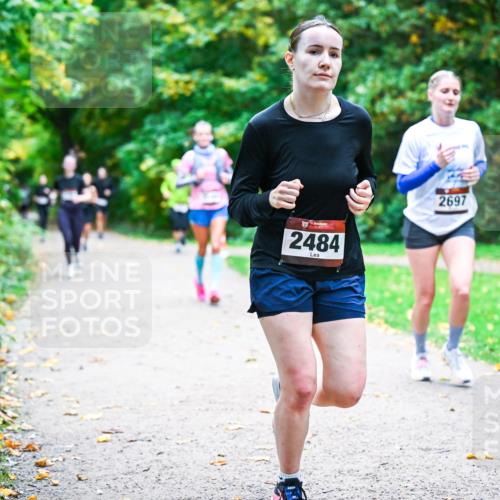 12.10.2025 - Bramfelder Halbmarathon 2025 Dr. Thomas Lammeyer http://msf.ph/oto/9354021 12.10.2025 10:48:55 Laufen 2484, 2697 meine-sportfotos.de