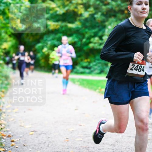 12.10.2025 - Bramfelder Halbmarathon 2025 Dr. Thomas Lammeyer http://msf.ph/oto/9354023 12.10.2025 10:48:56 Laufen 2484 meine-sportfotos.de