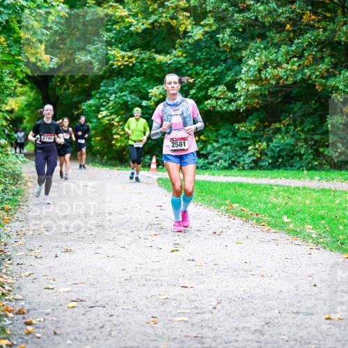 12.10.2025 - Bramfelder Halbmarathon 2025 Dr. Thomas Lammeyer http://msf.ph/oto/9354028 12.10.2025 10:48:57 Laufen 2795, 2581 meine-sportfotos.de