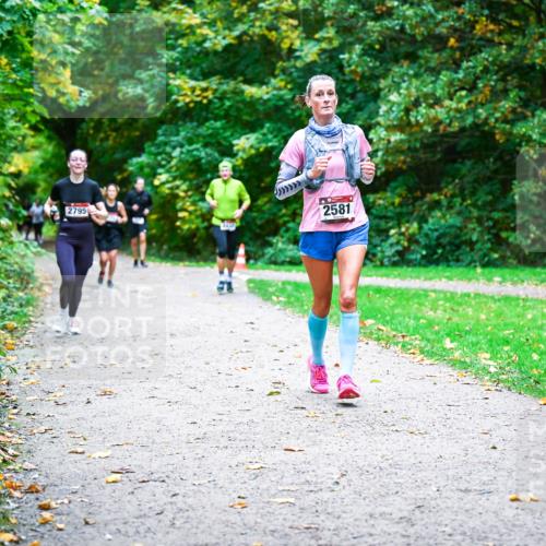 12.10.2025 - Bramfelder Halbmarathon 2025 Dr. Thomas Lammeyer http://msf.ph/oto/9354034 12.10.2025 10:48:57 Laufen 2795, 2581 meine-sportfotos.de