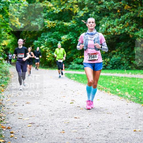 12.10.2025 - Bramfelder Halbmarathon 2025 Dr. Thomas Lammeyer http://msf.ph/oto/9354036 12.10.2025 10:48:58 Laufen 2795, 2581 meine-sportfotos.de