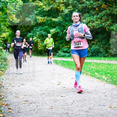 12.10.2025 - Bramfelder Halbmarathon 2025 Dr. Thomas Lammeyer http://msf.ph/oto/9354037 12.10.2025 10:48:58 Laufen 2795, 2581 meine-sportfotos.de