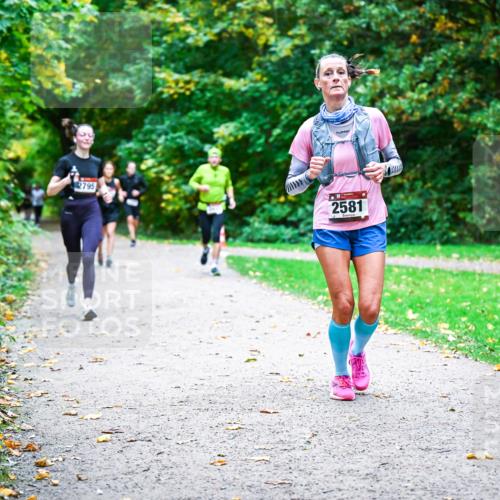 12.10.2025 - Bramfelder Halbmarathon 2025 Dr. Thomas Lammeyer http://msf.ph/oto/9354038 12.10.2025 10:48:58 Laufen 2795, 2581 meine-sportfotos.de