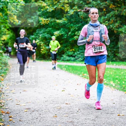 12.10.2025 - Bramfelder Halbmarathon 2025 Dr. Thomas Lammeyer http://msf.ph/oto/9354040 12.10.2025 10:48:58 Laufen 279, 2581 meine-sportfotos.de