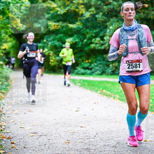 12.10.2025 - Bramfelder Halbmarathon 2025 Dr. Thomas Lammeyer http://msf.ph/oto/9354043 12.10.2025 10:48:59 Laufen 2581 meine-sportfotos.de