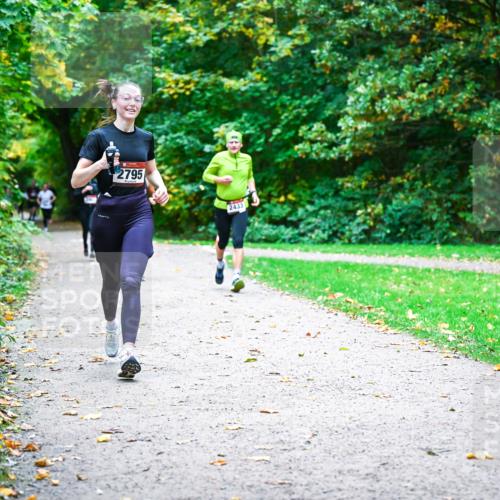 12.10.2025 - Bramfelder Halbmarathon 2025 Dr. Thomas Lammeyer http://msf.ph/oto/9354046 12.10.2025 10:48:59 Laufen 2795, 2433 meine-sportfotos.de