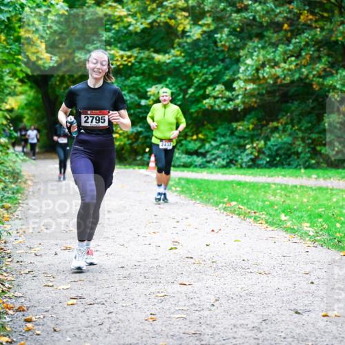 12.10.2025 - Bramfelder Halbmarathon 2025 Dr. Thomas Lammeyer http://msf.ph/oto/9354048 12.10.2025 10:49:00 Laufen 2795, 2433 meine-sportfotos.de