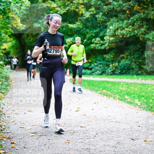 12.10.2025 - Bramfelder Halbmarathon 2025 Dr. Thomas Lammeyer http://msf.ph/oto/9354051 12.10.2025 10:49:00 Laufen 2795, 2433 meine-sportfotos.de