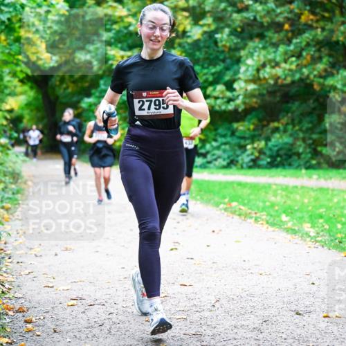 12.10.2025 - Bramfelder Halbmarathon 2025 Dr. Thomas Lammeyer http://msf.ph/oto/9354054 12.10.2025 10:49:01 Laufen 2795 meine-sportfotos.de