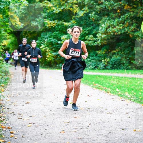 12.10.2025 - Bramfelder Halbmarathon 2025 Dr. Thomas Lammeyer http://msf.ph/oto/9354059 12.10.2025 10:49:04 Laufen 2963, 2171, 2433 meine-sportfotos.de