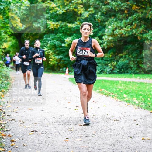 12.10.2025 - Bramfelder Halbmarathon 2025 Dr. Thomas Lammeyer http://msf.ph/oto/9354061 12.10.2025 10:49:04 Laufen 2963, 2171 meine-sportfotos.de