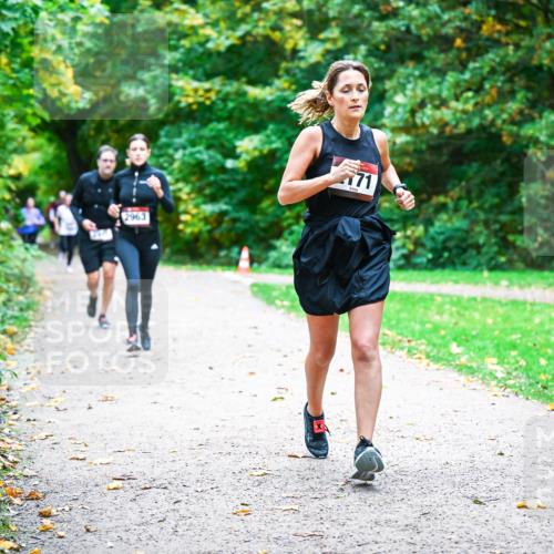 12.10.2025 - Bramfelder Halbmarathon 2025 Dr. Thomas Lammeyer http://msf.ph/oto/9354063 12.10.2025 10:49:04 Laufen 2963, 71 meine-sportfotos.de