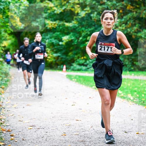 12.10.2025 - Bramfelder Halbmarathon 2025 Dr. Thomas Lammeyer http://msf.ph/oto/9354066 12.10.2025 10:49:04 Laufen 2171 meine-sportfotos.de