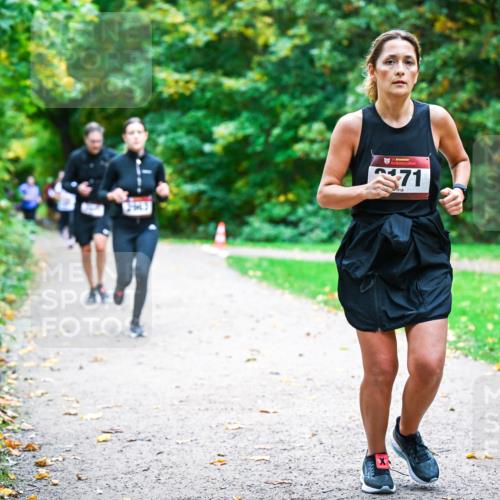 12.10.2025 - Bramfelder Halbmarathon 2025 Dr. Thomas Lammeyer http://msf.ph/oto/9354067 12.10.2025 10:49:05 Laufen 71 meine-sportfotos.de