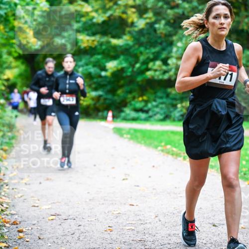 12.10.2025 - Bramfelder Halbmarathon 2025 Dr. Thomas Lammeyer http://msf.ph/oto/9354068 12.10.2025 10:49:05 Laufen 71 meine-sportfotos.de