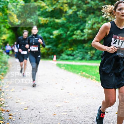 12.10.2025 - Bramfelder Halbmarathon 2025 Dr. Thomas Lammeyer http://msf.ph/oto/9354069 12.10.2025 10:49:05 Laufen 2171 meine-sportfotos.de