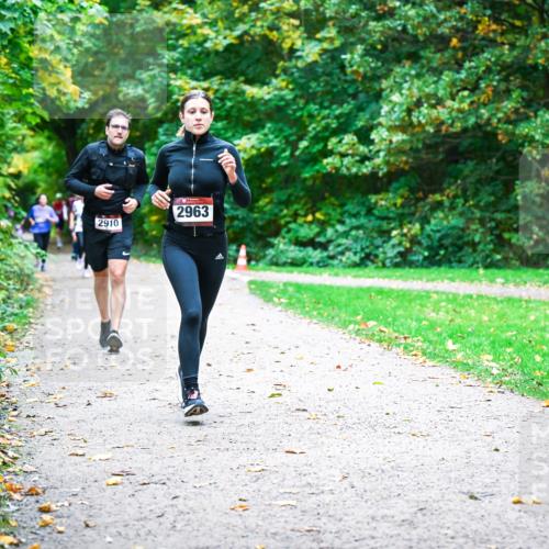 12.10.2025 - Bramfelder Halbmarathon 2025 Dr. Thomas Lammeyer http://msf.ph/oto/9354072 12.10.2025 10:49:06 Laufen 2963, 2910 meine-sportfotos.de