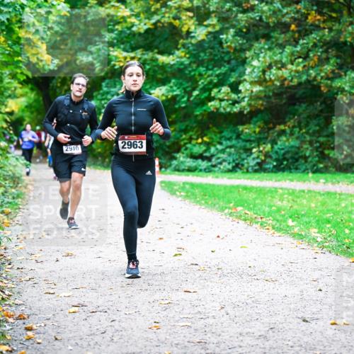 12.10.2025 - Bramfelder Halbmarathon 2025 Dr. Thomas Lammeyer http://msf.ph/oto/9354073 12.10.2025 10:49:06 Laufen 2910, 2963 meine-sportfotos.de